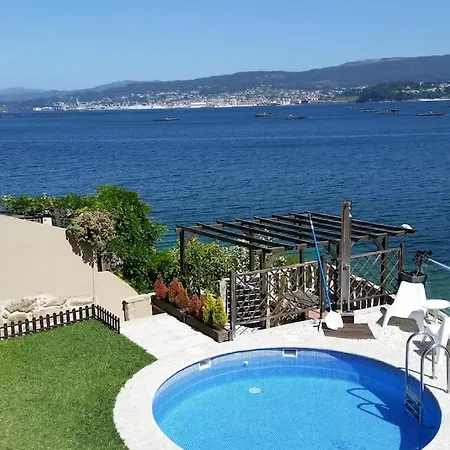 Casa En Primeria Linea De Playa Raxo