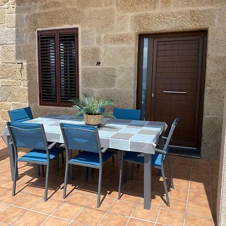 Casa En Primeria Linea De Playa Holiday home Raxo